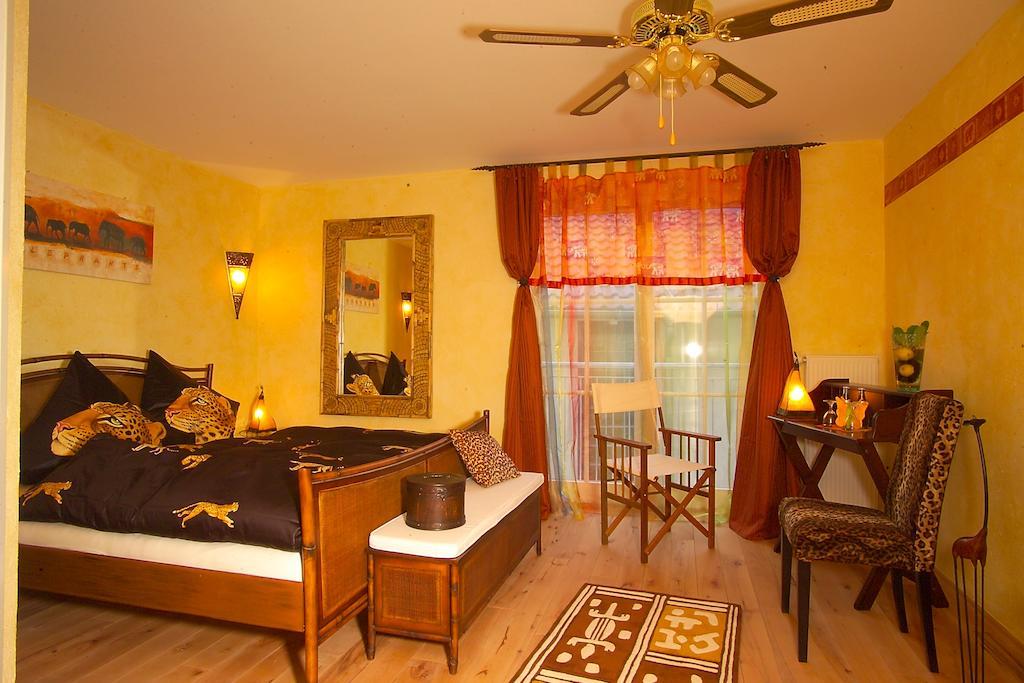 Cleo'S Hotel Kallstadt Phòng bức ảnh